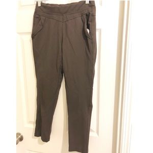 Pants with pockets